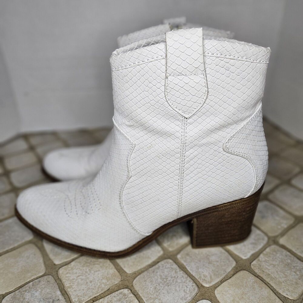 Dirty Laundry Unite White Snakeskin Ankle Short Cowgirl Western Booties Size 9.5 - Picture 13 of 13